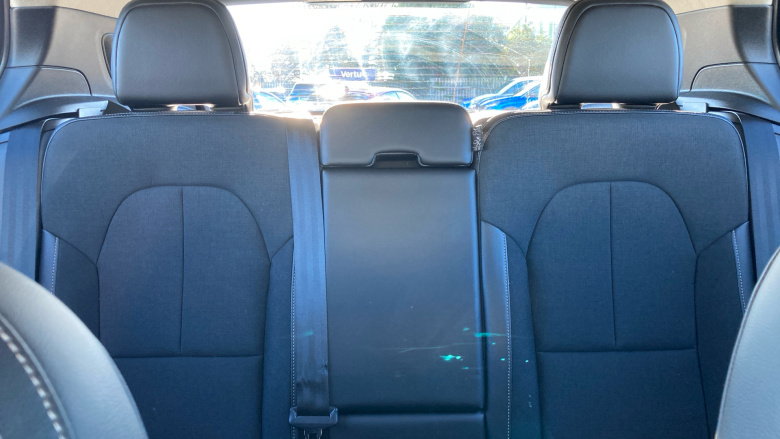 Volvo Xc40 2.0 T4 Momentum 5dr AWD Geartronic Petrol Estate